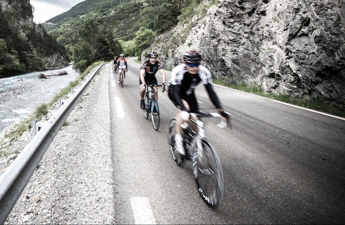 racing with road bikes